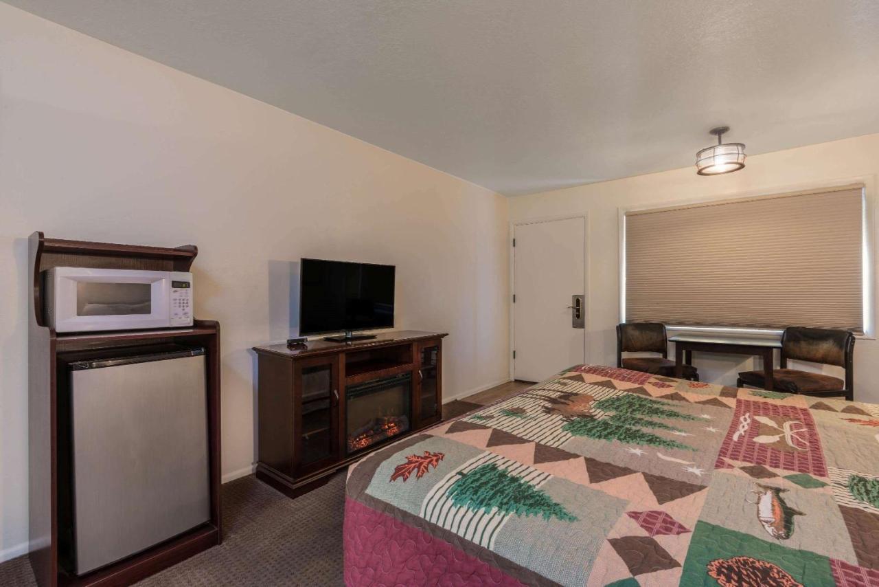 High Desert Inn ซาลินา ภายนอก รูปภาพ